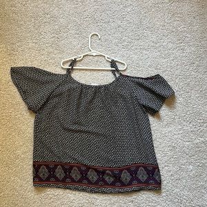 Off the shoulder pattern top. Size medium